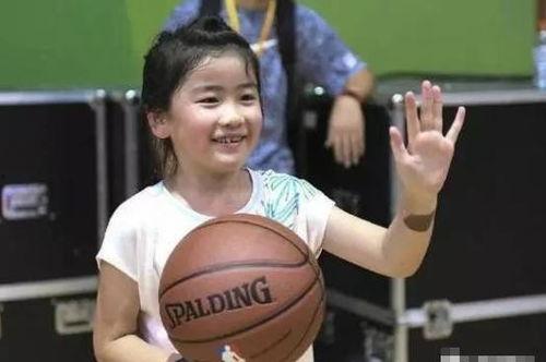 姚明女儿的照片,星二代风采初现